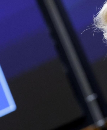 Von der Leyen'den Grönland NATO'nun parçası uyarısı