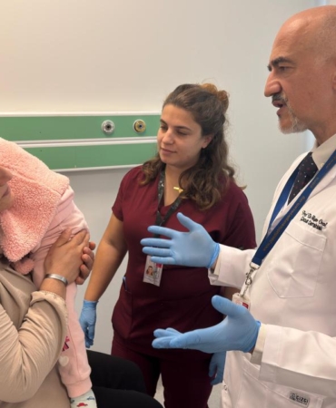 Yangında vücudu yanan Meryem bebek hassas tedaviyle iyileşti