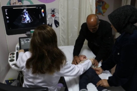 Yarım kalple doğan bebek mucizeyi başardı