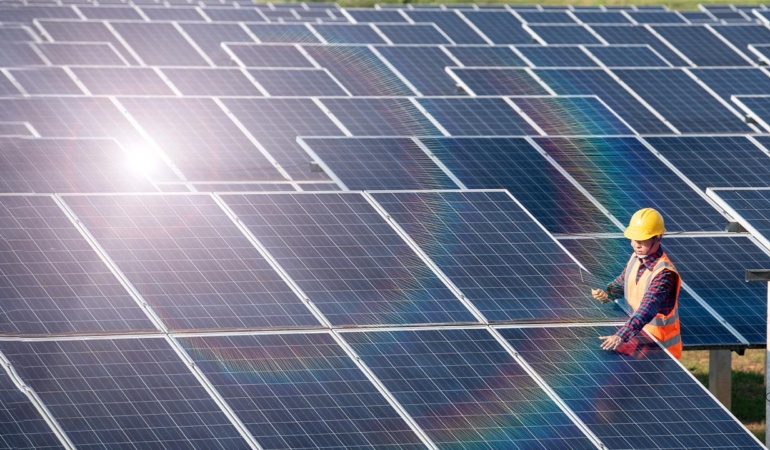 Yenilenebilir enerji istihdamı ilk kez'te ivme kaybetti