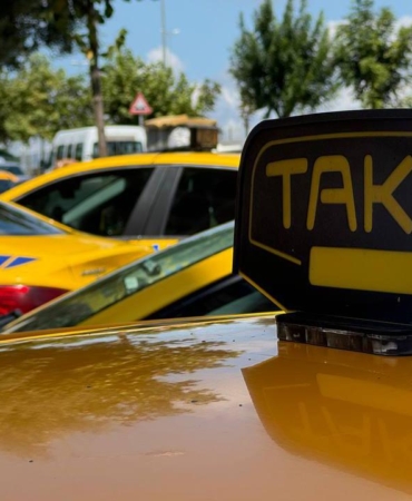 Yolcu kabul etmeyen taksi şoförünün aracı trafikten men edildi