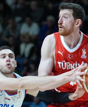 12 Dev Adam Sırbistan engelini geçti