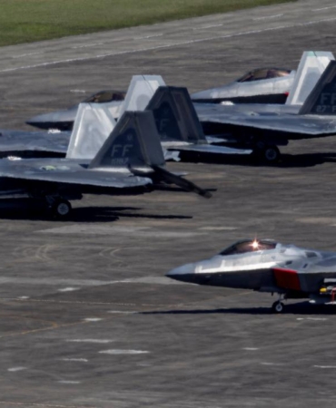 ABD son 48 saatte Orta Doğu'daki üslerine onlarca savaş ve tanker uçağı sevk etti