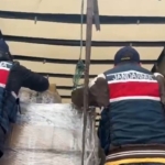 Adana'da 3 bin litre sahte alkol ele geçirildi