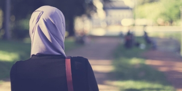 Akademisyenden başörtüsü hakareti iddiasıyla dava