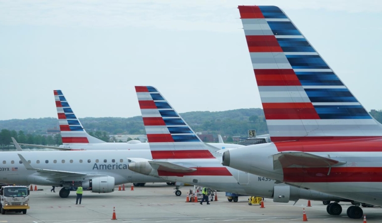 American Airlines uçağında kurşun deliği tespit edildi