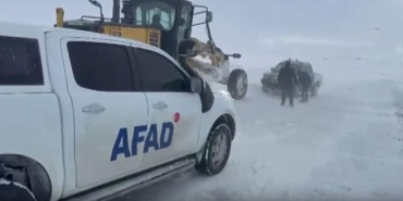 Ardahanda tipi ulaşımı vurdu: Mahsur kalan araçlar kurtarıldı