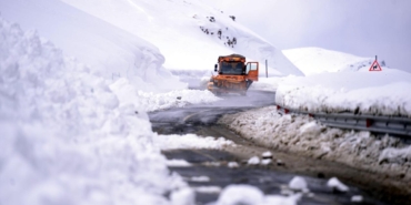 ArdahanŞavşat kara yolu tipi nedeniyle tır geçişine kapatıldı