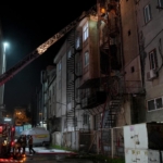 Bağcılar'da bir iş yerinde çıkan yangın söndürüldü