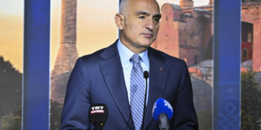 Bakan Ersoy: 6 ülkede 12 bin 420 kardeşimizle iftar sofralarında buluşacağız