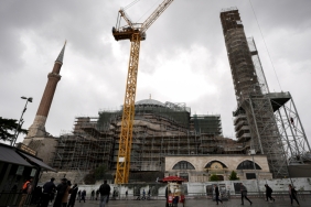 Bakan Ersoy: Ayasofya'da süreç devam ediyor, Sultanahmet'te çalışmalar tamamlandı