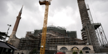 Bakan Ersoy: Ayasofya'da süreç devam ediyor, Sultanahmet'te çalışmalar tamamlandı