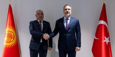 Bakan Fidan, Kırgızistan Meclis Başkanı Turgunbek Uulu ile görüştü