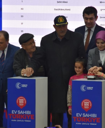 Bakan Göktaş: Türkiye'nin her yerinde dayanıklı yuvaları kararlılıkla inşa ediyoruz