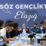 Bakan Işıkhan, sahurda gençlerle bir araya geldi