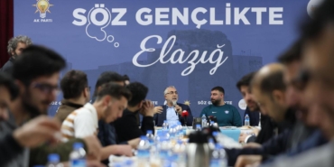 Bakan Işıkhan, sahurda gençlerle bir araya geldi
