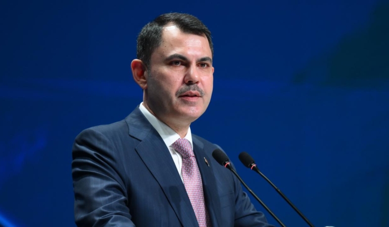 Bakan Kurum: Sındırgı'da ocaklar yeniden tütecek, her aile sıcak yuvasına kavuşacak