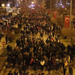 Bakan Yerlikaya depremde hayatını kaybedenler için düzenlenen 'sessiz yürüyüş'e katıldı