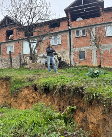 Bartın'da heyelan: 3 evde çatlaklar oluştu