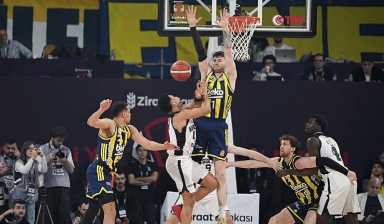 Beşiktaş GAİN'i yenen Fenerbahçe Beko Ziraat Bankası Türkiye Kupası şampiyonu!