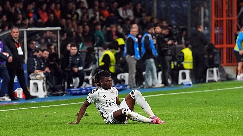 Beşiktaş'ta sakatlık şoku! Oyuna devam edemedi