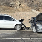 Bingöl'de otomobil ile hafif ticari araç çarpıştı: 2 ölü, 3 yaralı