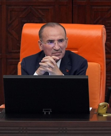 Bozdağ: Meclis'te Anayasa ve İçtüzük hükümlerine aykırı bir iş ve işlem yapılmamıştır