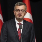 Burhanettin Duran: Asrın felaketi milletimizin yardımlaşma bilincini ortaya koydu