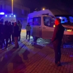 Bursa'da servis minibüsü ile otomobilin çarpıştığı kazada 9 kişi yaralandı