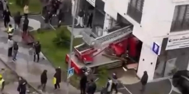 Büyükçekmecede vinç iş yerine girdi