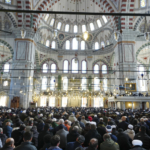 Camilerde ramazanın ilk cuma namazı kılındı