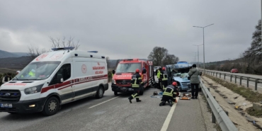 Çorum'da minibüs ile tır çarpıştı: 1 ölü, 2 yaralı