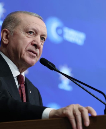 Cumhurbaşkanı Erdoğan: CHP Meclis'te eşkıyalık sergiledi, kürsü saldırısını telin ediyorum