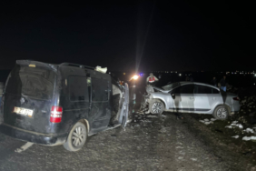 Diyarbakır'da iki araç çarpıştı: 5 ölü, 2 yaralı
