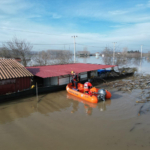 Edirnede nehir taşkınında mahsur kalan 3 kişi kurtarıldı