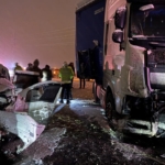 Erzurum'da tır ile otomobil çarpıştı: 4 ölü