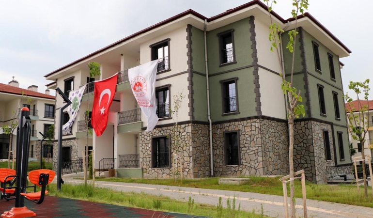 Eskişehir ve Karaman'da Yüzyılın Konut Projesiiçin kura heyecanı