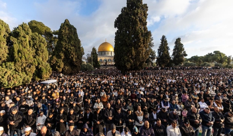 Hamas, İsrail'in engellemelerine rağmen Mescidi Aksa'ya akın edilmesi çağrısı yaptı