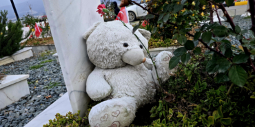 Hatay'da depremlerin üçüncü yıl dönümünde hüzünlü anma