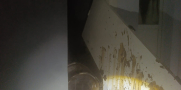 Hatay'da toprak kaydı, ev ve otomobil zarar gördü