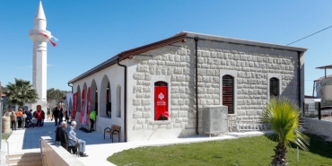 Hatay'da yeniden inşa edilen Fatikli Camii ibadete açıldı