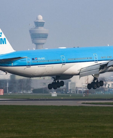 Hollanda hava yolu şirketi KLM, 1 Marttan itibaren İsraile uçuşlarını durduracağını açıkladı