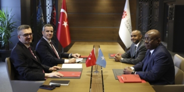 İletişim Başkanı Duran, Somalili bakanlarla bir araya geldi