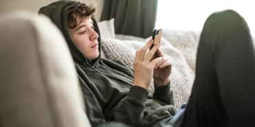 İngiltere, 16 yaş altının sosyal medya kullanımına ilişkin düzenlemeyi hızla yapacak