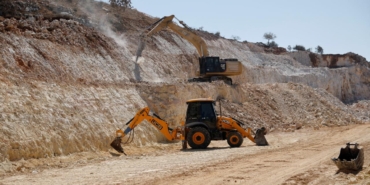 İsrail, Batı Şeria'da fiili ilhaka doğru yeni bir adım olarak görülen otoyol için çalışmalara başladı
