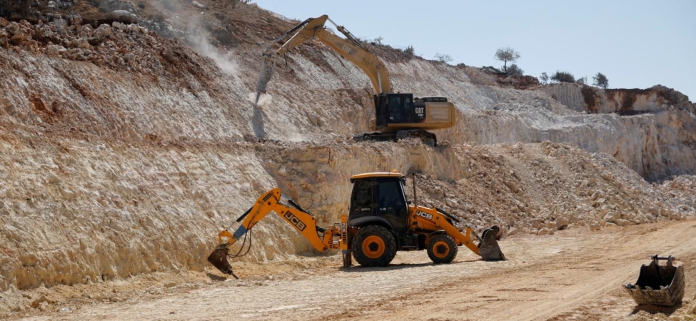 İsrail, Batı Şeria'da fiili ilhaka doğru yeni bir adım olarak görülen otoyol için çalışmalara başladı