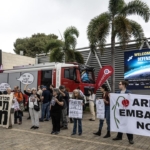 İsrailli aktivistlerden, Tel Aviv'deki silah fuarında Gazze protestosu