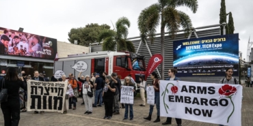 İsrailli aktivistlerden, Tel Aviv'deki silah fuarında Gazze protestosu