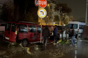 İstanbul'da fırtına hayatı olumsuz etkiledi