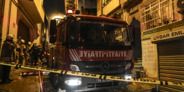 İstanbul'da metruk binada yangın